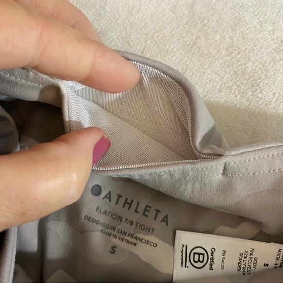 Athleta High Rise Elation Camo 7/8 Tight Leggings Tights in Taupe White sz S - Picture 8 of 13